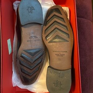 Mens Donald pliner shoes slightly used